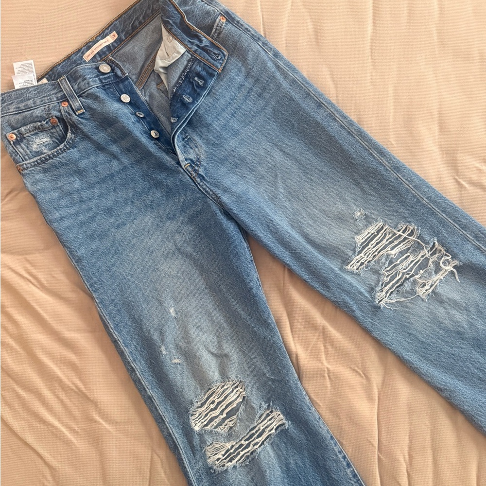 Levi’s Ribcage Straight Ankle Jeans | Size 28 | Distressed